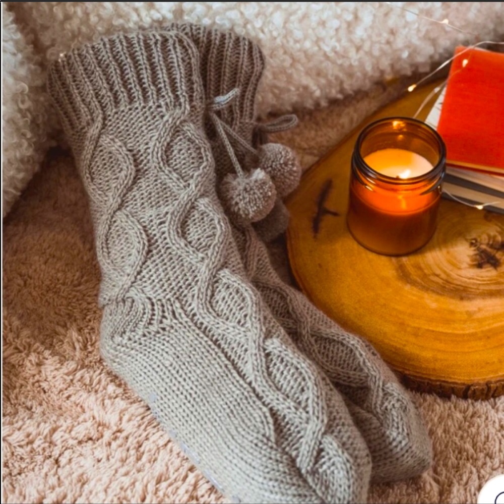 Muk Luks grey slipper socks